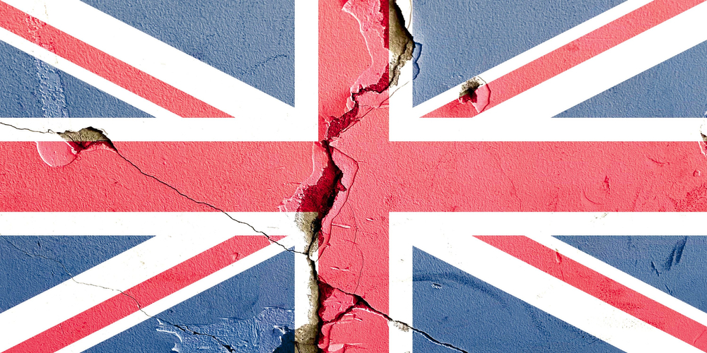 Uk,Flag,Icon,Painted,On,Old,Broken,Cracked,Wall,Background,